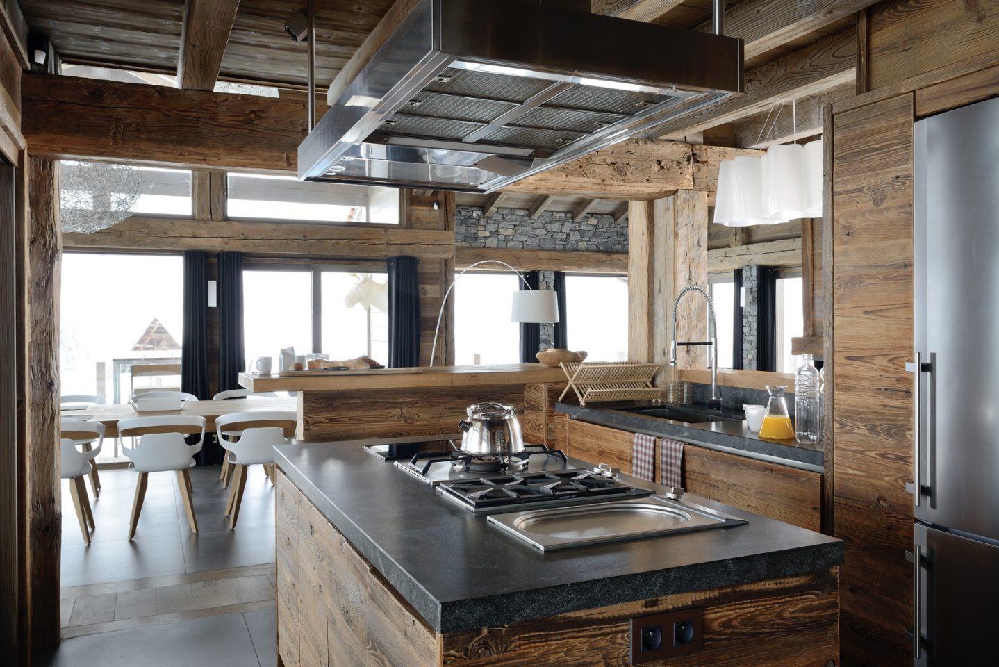 SEV 4683 Studio Erick Saillet